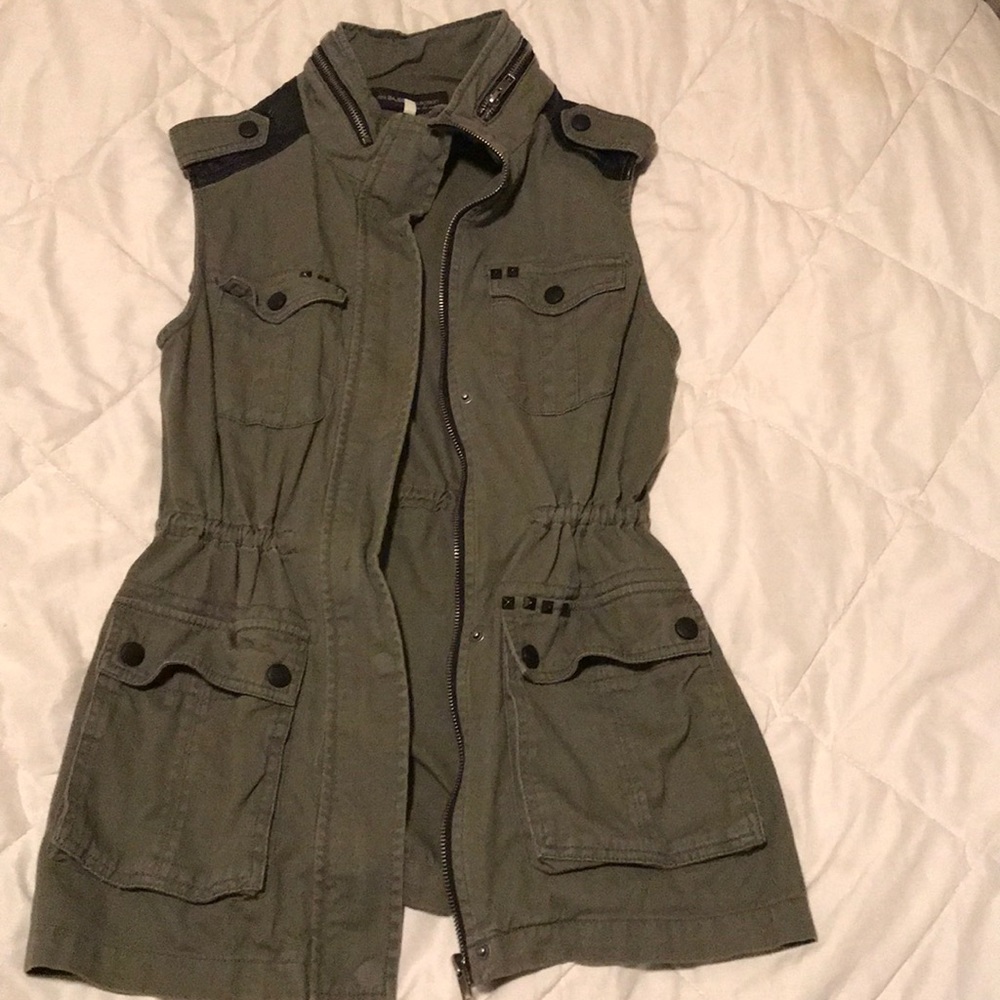 Military green vest